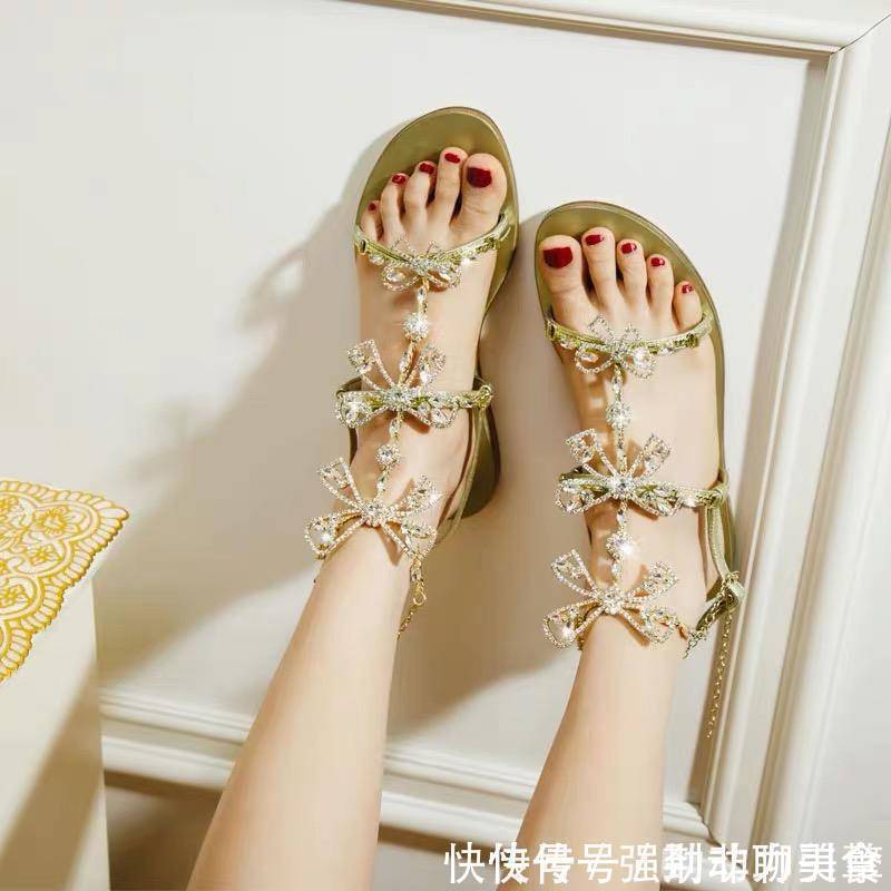 蕾丝 今夏秒变仙女，绑带草莓小高跟，修饰腿型甜蜜加分