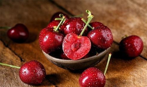 皮肤|想成为“牛奶肌”女神?摒弃4习,常吃3物,白嫩肌肤显年轻