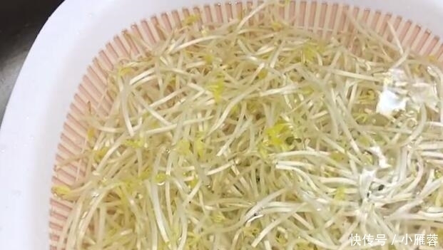 一道素鲜三丝,鲜嫩爽口,补钙清淡又有营养,特别解腻好吃