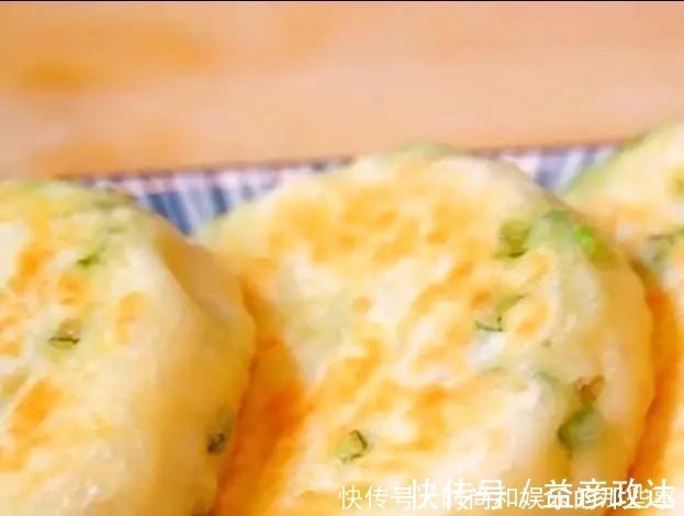 柔软|柔软冠军非它莫属，发面葱花饼新做法，100%成功零失败！