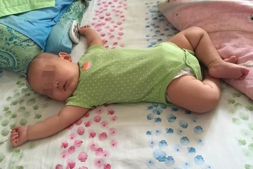 宝宝睡觉时，若是出现这几个动作，这是好事儿，说明大脑发育良好