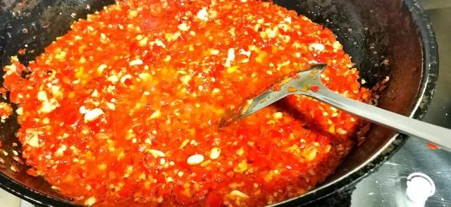 白酒|辣椒酱的家庭版做法,又香又辣,炒菜,拌饭超过瘾,关键还易保存