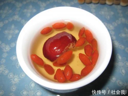 黑斑|一碗神奇的补气血汤,隔三差五喝1次,皮肤细腻了,黑斑也淡化了