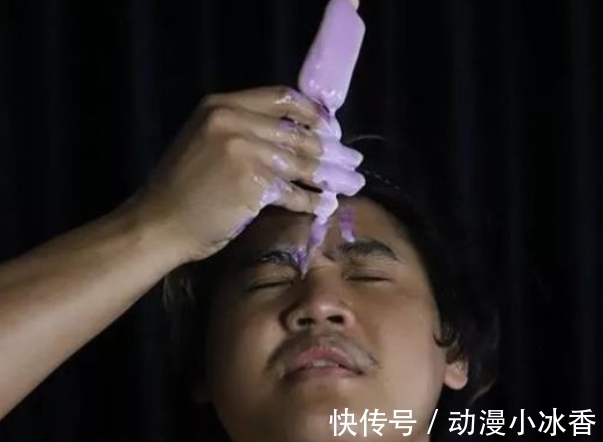 小哥|泰国小哥现神级COS,本以为在吃雪糕,作品一现佩服到五体投地!