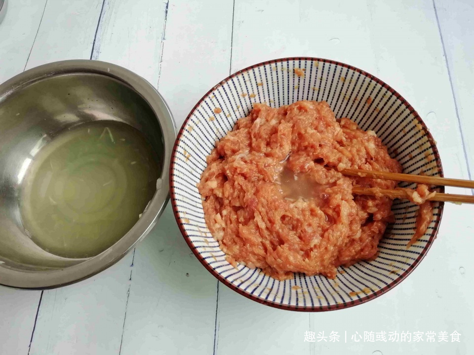 肉馅|入秋吃饺子，韭菜白菜靠边站，多吃此馅，富含维C，营养降秋燥