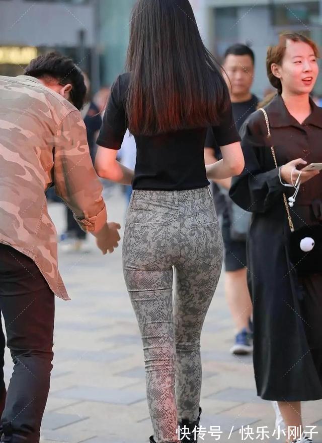 打底裤 优雅气质的打底裤可是必备品,才能减少刻板感觉,尽显霸气