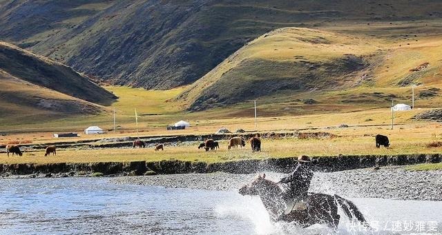 川西3日游｜赏雪山花海、瞰红石奇观、泡天然温泉…一路风光美绝