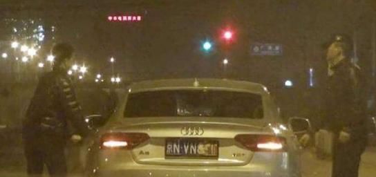 旭日陽(yáng)剛為什么會(huì)遭到封殺？看完發(fā)現(xiàn)一點(diǎn)都不冤，真是自作自受