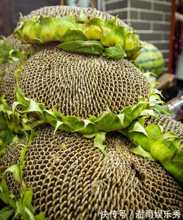 小明|7岁小男孩,胃部出现肿瘤,告诫家长:5种零食少给孩子吃