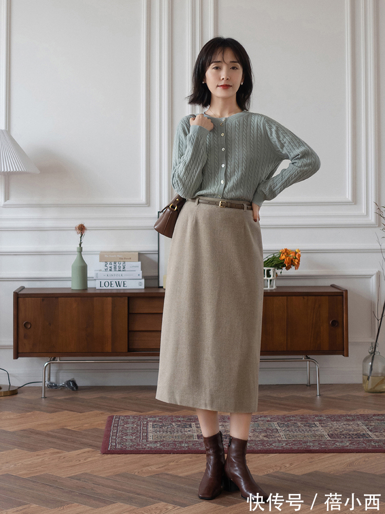 针织衫 中年女性多备这3条半身裙,搭配衬衫、针织衫、西装,都显高显瘦