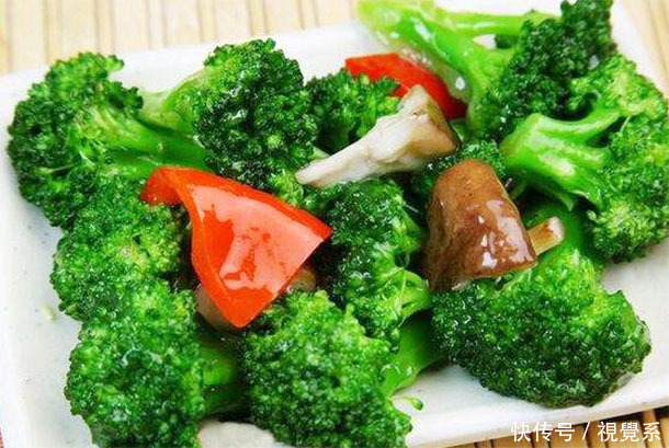 女人40岁后,要多吃“减肥餐”,水分多热量低,排毒养颜防三高