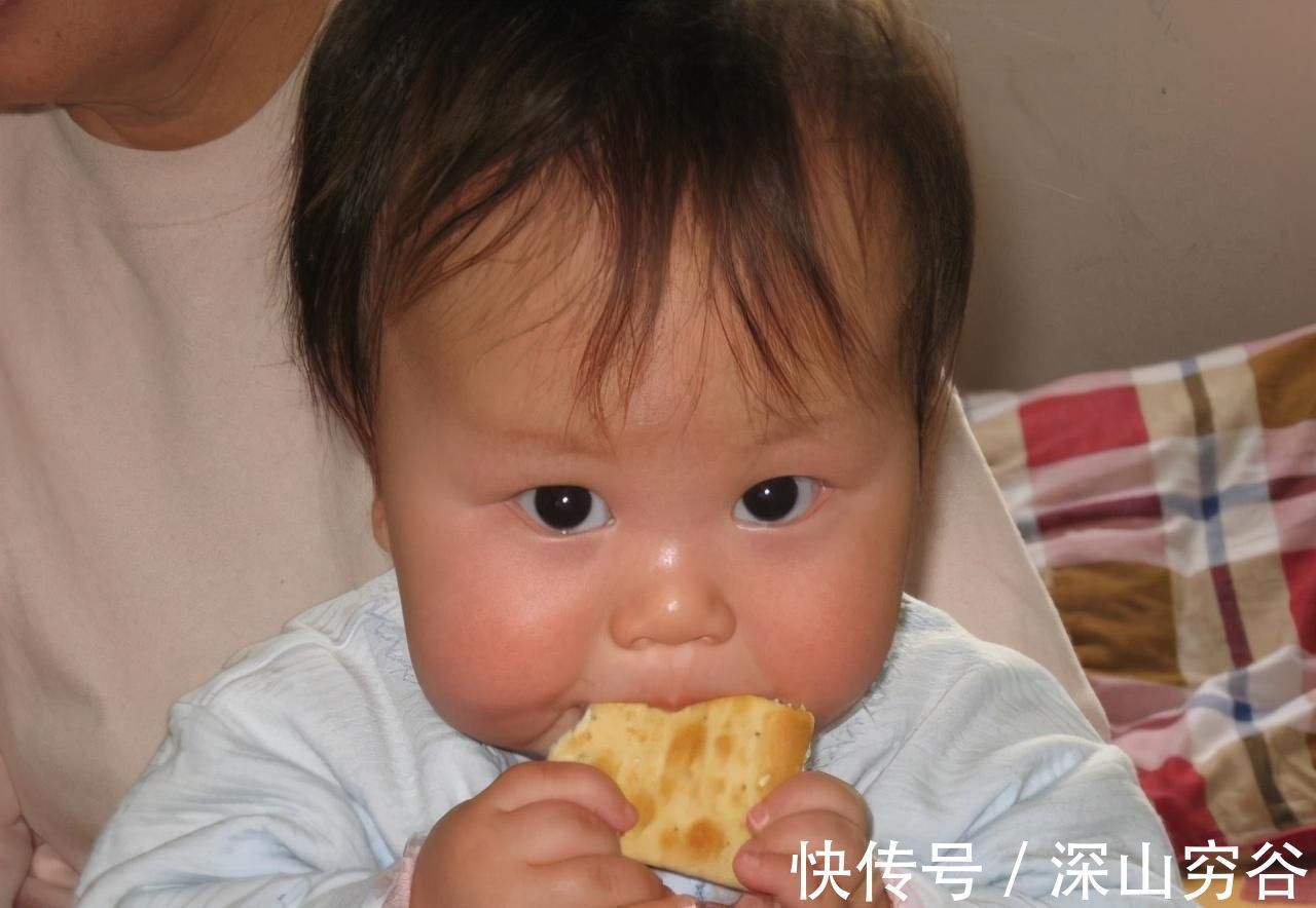 双胞胎|双胞胎姐弟,先后出现积食,医生怒斥:3种食物再吃,会伤透脾胃