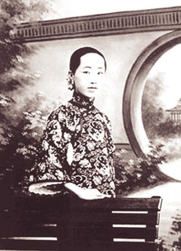 为梁启|此女2岁丧母4岁丧父,82岁死在了草棚,儿子竟是中国顶级火箭专家