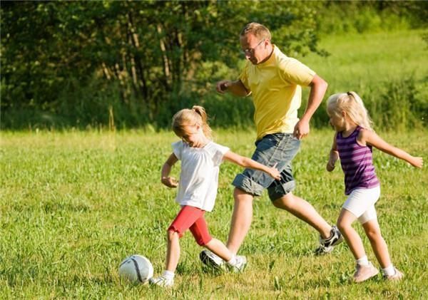 小男孩|男孩出生后背上长胎记,长大后竟变成“龟壳”,差点因此丧命
