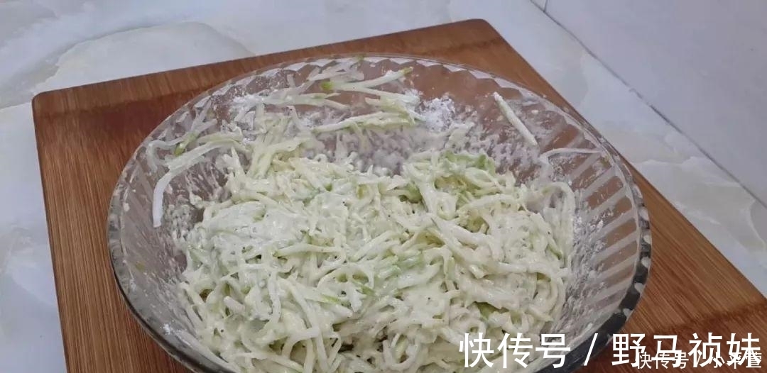 萝卜|萝卜这样做才好吃, 教你简单一做, 比肉丸子都香, 在家经常做着吃