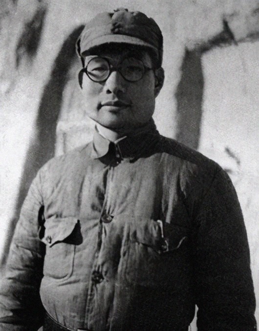 海军司令|主席到萧劲光家里做客,笑着说:让你老伴给我炒几个菜