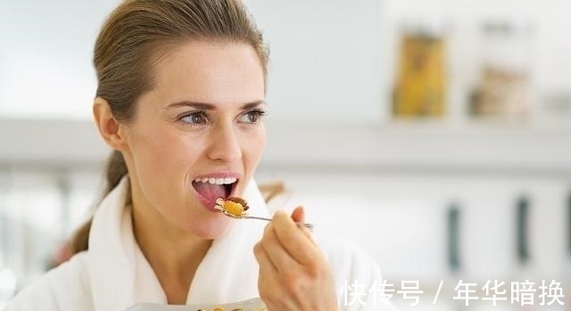 蜂蜜|百香果蜂蜜水,应该用热水泡还是冷水泡?可能很多人都喝错了