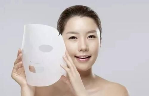 女人尽量别在这3个时间段敷面膜,尤其是第2个,比熬夜还伤皮肤