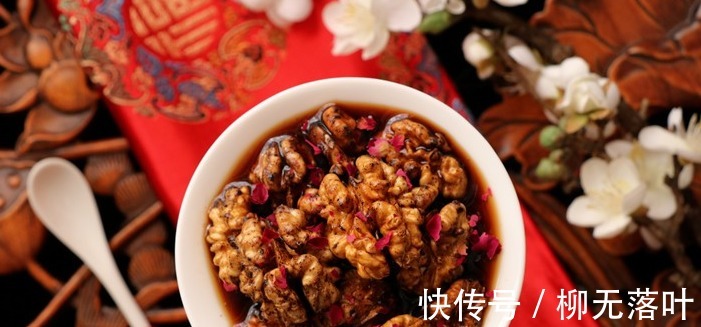 冬天,核桃和醋是绝配,坚持每周吃3回,很多人不知道有啥用!