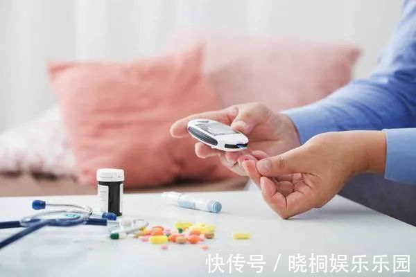 合谷穴|5个部位爱出汗,当心身体出问题,其中一个是中风前兆!