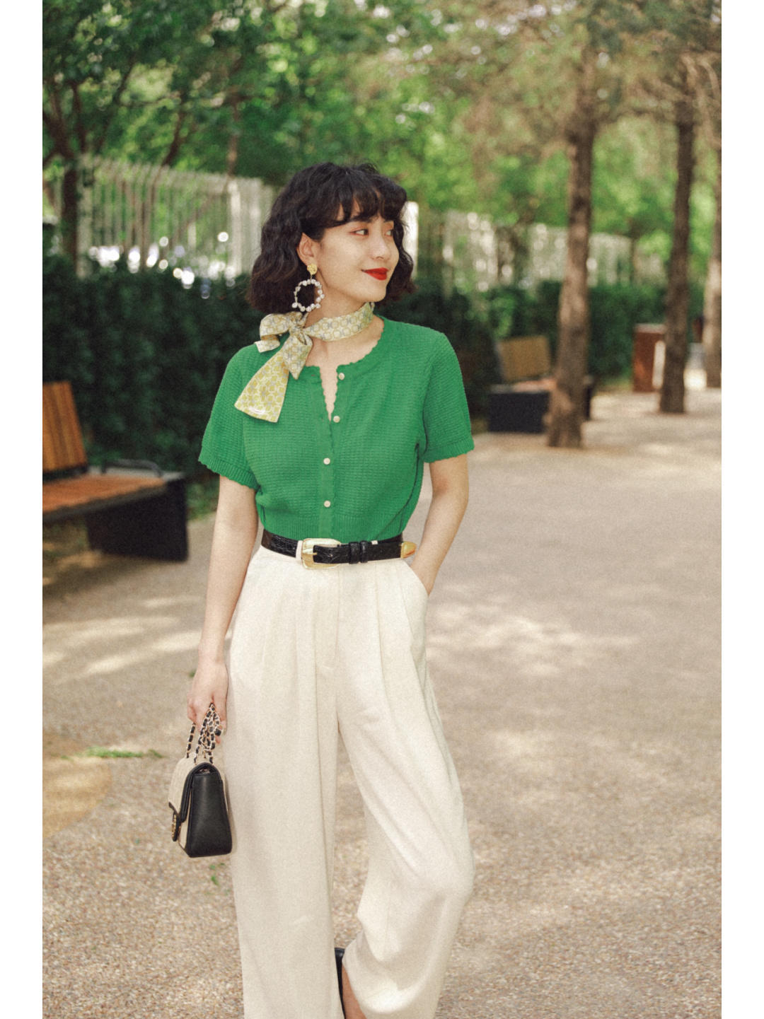 时尚|想要穿出少年感!不如试一试马甲衬衫+黑色西装裤,高级又时尚!