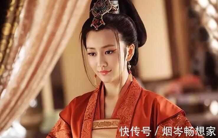 蜻蜓!才女出上联“进进出出,黑夜尽头方见日”,书生的下联堪称经典