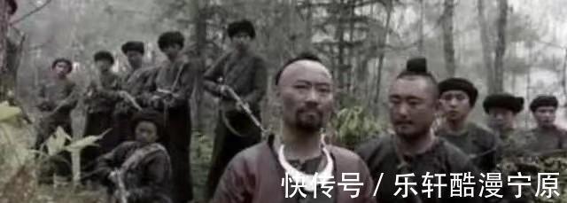 部队@土匪唐汉云带500名匪徒,拦截文工团女兵,后栽在农家妇女手中