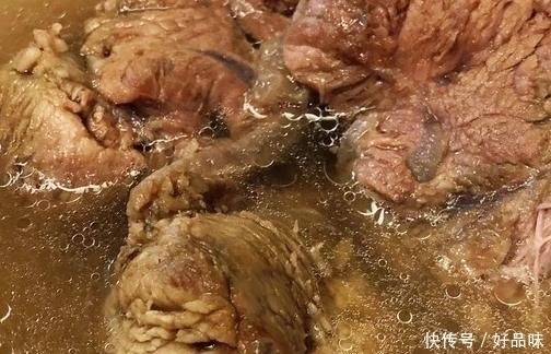 血沫|煮牛肉时,就是炖不烂往汤里加1物,轻松煮好牛肉