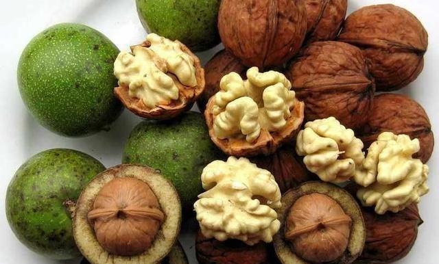 补脑|核桃虽然营养, 但早上吃好, 还是晚上吃好 答案不简单!