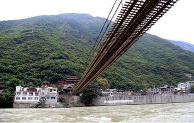 中年|泸定桥铁索重40吨,古人是怎样将它架起来的看完佩服古人智慧