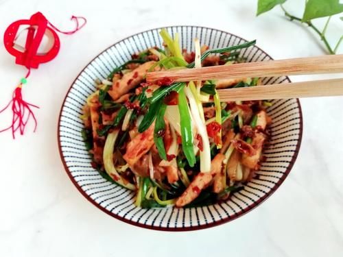 它被称为“菜中灵芝”，正大量上市，香嫩可口还开胃，才2元一斤