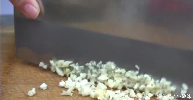 奶奶教做的鸡腿肉,不柴不油腻,鲜嫩多汁,酸酸辣辣特别开胃