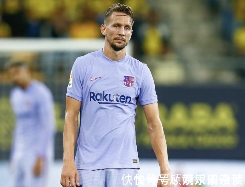 哈維|7-1！巴薩又遭無情打擊，31歲鋒霸被蘇神完虐，哈維第一個(gè)清理他