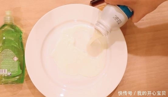 肥皂与牛奶和染料混合在一起,会发生这种现象,你发现过吗