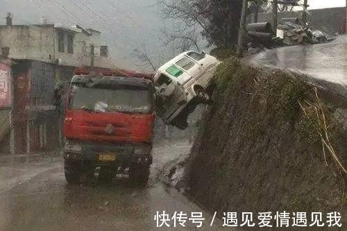 |搞笑图片幽默段子笑话:给鞋子上锁是什么意思?还会有人偷么?