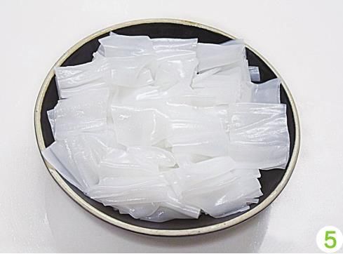 我家的排骨从不红烧，教你懒人新吃法，不用炖不用煮，上桌瞬间光盘