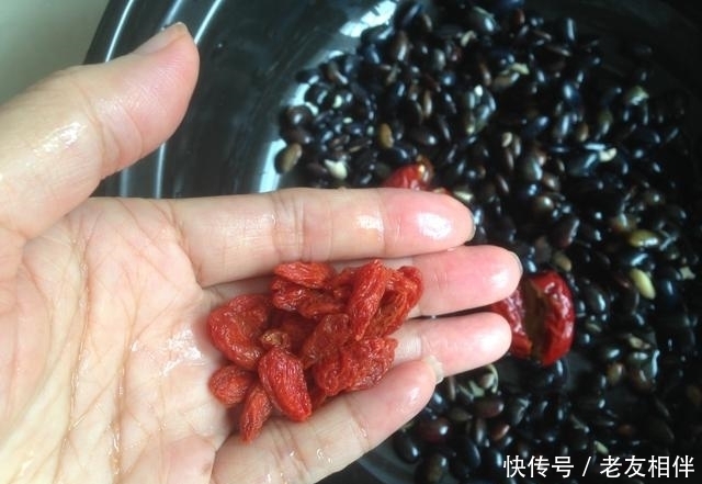 女人气血不足,一定要多吃这菜,调补养颜增强免疫力,好吃又简单