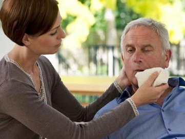 血管|中风“原因”公布!医生提醒少做2事,少碰2物,让血管干净通畅