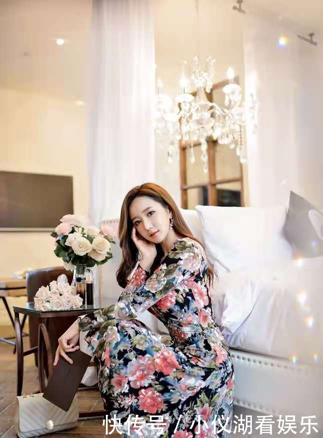 贤淑|优雅美女:贤淑秀丽,清新淡雅