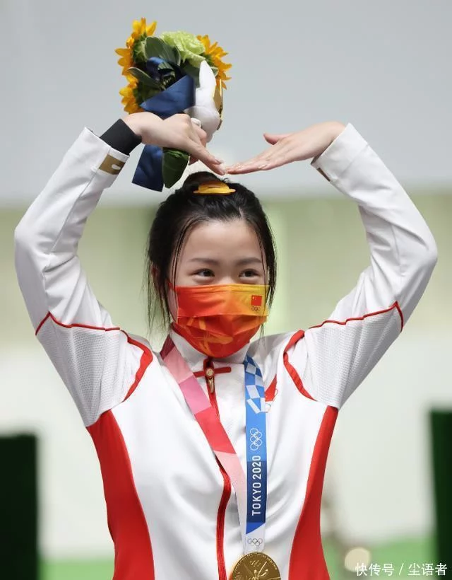 奥运冠军杨倩再陷争议，性感照曝光，博主曝其或加速进军娱乐圈