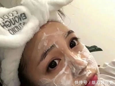 女生总爱“长黑头”怎么办？睡前养成这3习惯，轻松告别“草莓鼻”