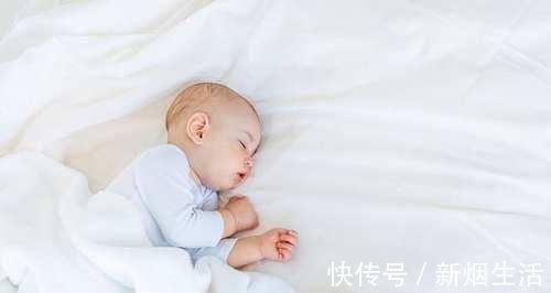 心理健康|年轻妈妈当着儿子面换衣服毫不避讳,总觉得孩子小,儿子的举动让她慌了