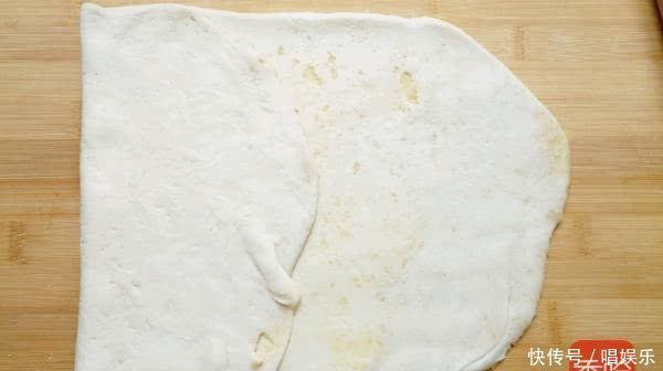 烧饼也能自己做,和面很关键,面软油酥香比买的还好吃