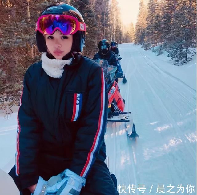 sophie|22岁女孩爱健身，一身沙漏型身材，浑身没有一丝赘肉