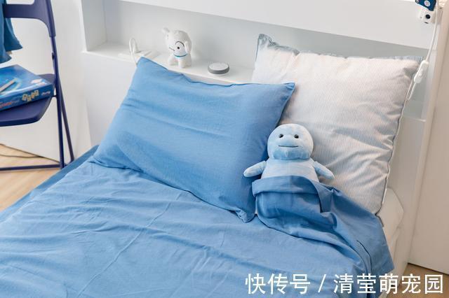 床头柜|95后姑娘的“穷装”卧室火了，环保又精致，软装的力量真强大