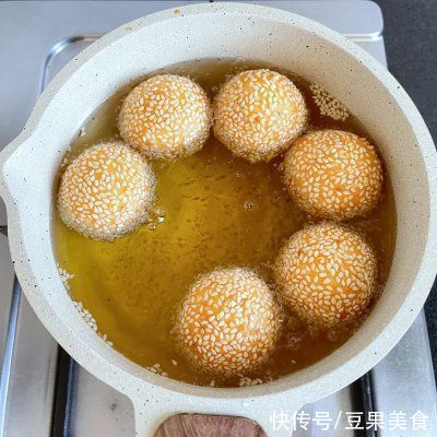 胡萝卜汁|餐桌上最有人气的家常菜之彩色芝麻糯米球