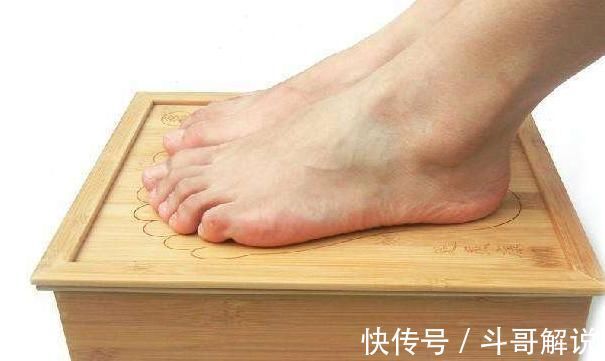 肝脏|4个部位长出痣，为健康最好定期检查，以防癌症悄悄接近你