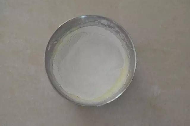 椰香小蛋糕的做法，满满的椰香，可以做给孩子吃！