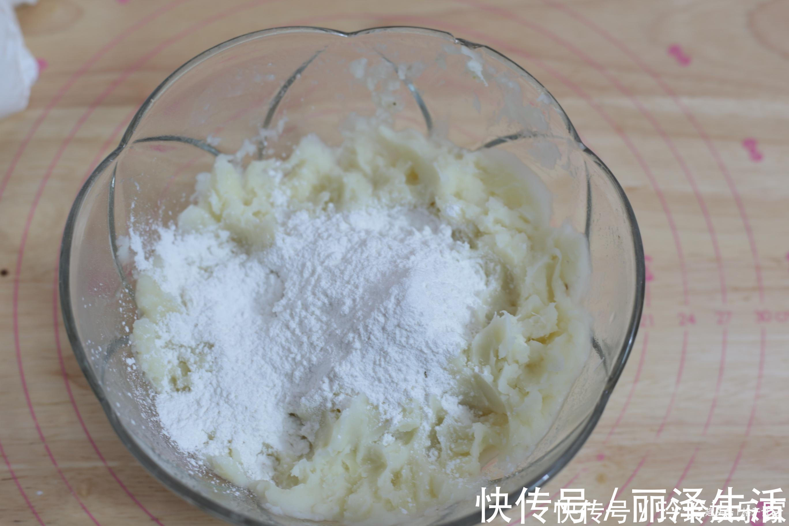 过年小吃最爱此道黄金卷,金黄酥脆还会拉丝,老少都爱吃,特香