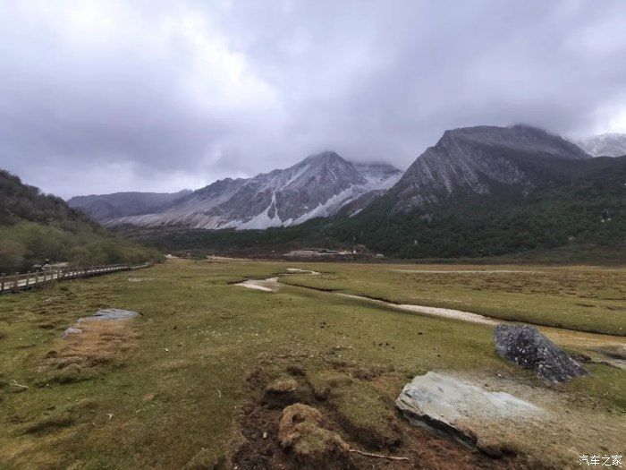 高原|从你的全世界路过，到稻城亚丁看牛奶海